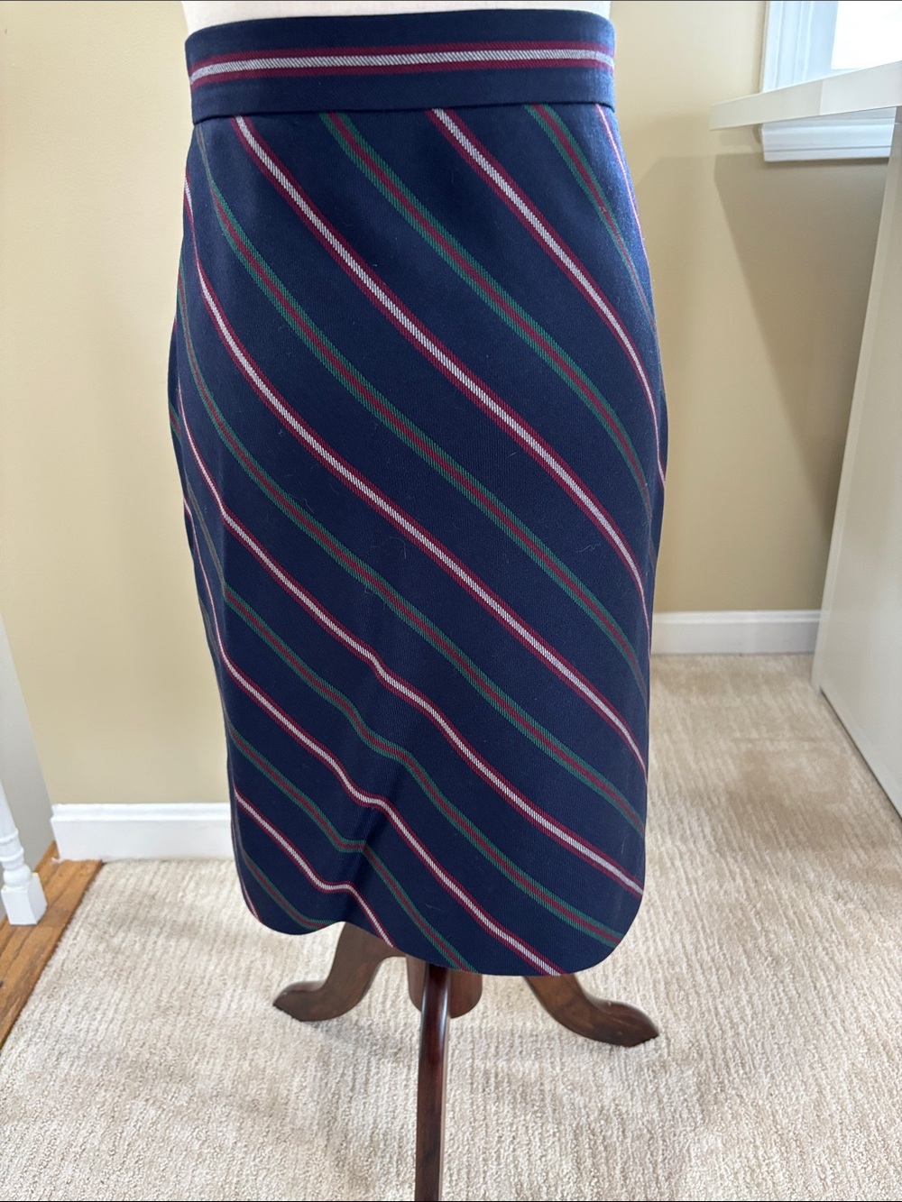 Brooks Brothers Navy Skirt with Red and Green Diagonal Stripes Size 2 EUC
